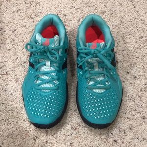 EUC New Balance tennis shoe